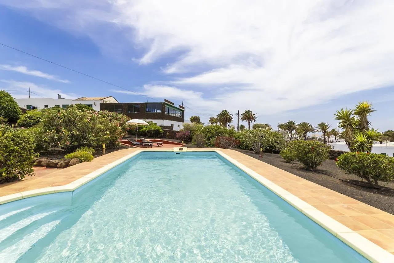 Jaretas - Apartamento Rural Con Piscina Las Brenas 0*,